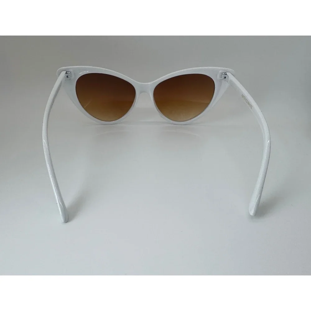 KATEYEZ White Retro Cat Eye Sunglasses Brown Gradient Lens